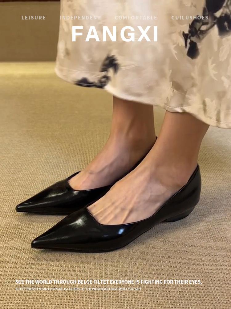 Cowhide Version~ 2025 New French Black Pointed Thick Heel Single Shoes Women's Shallow Mouth Medium Heel Women's Shoes Commuter Work Shoes