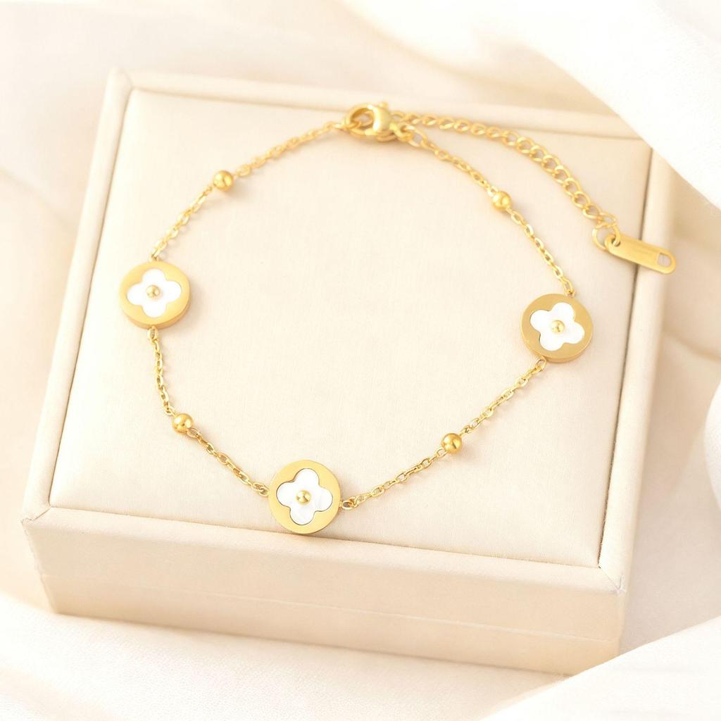 Elegant 18K Gold Titanium Steel Bracelets: European & American Fashion, Non-fading, Women's Versatile Personality Hand Jewelry