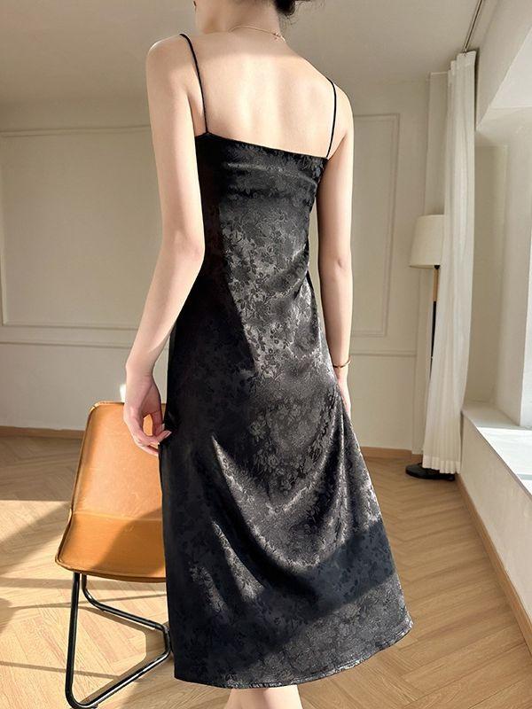 Women's Halter Dress Summer Jacquard Sexy All-in-one Dress High-end Light Luxury Eldest Girl Dress