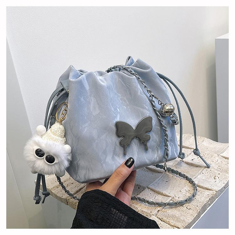 2025 New Spring Popular Chain Small Bag Women's Niche Design Butterfly Messenger Bag Casual Shoulder Bucket Bag