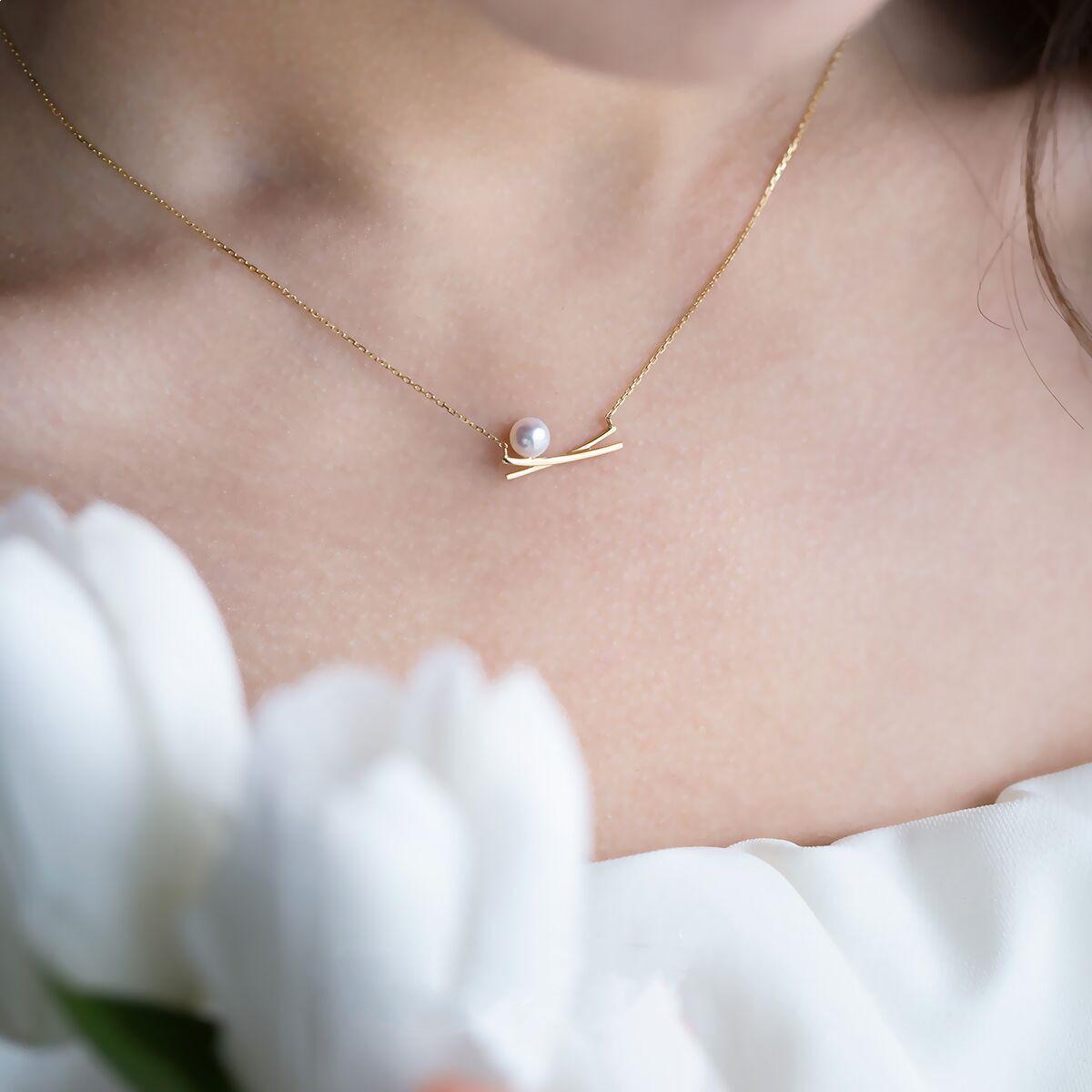 X-Shaped Clavicle Necklace: Gold-Plated Silver with Shell Pearl Pendant 18K Gold