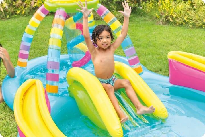 Loc de joacă gonflabil curcubeu