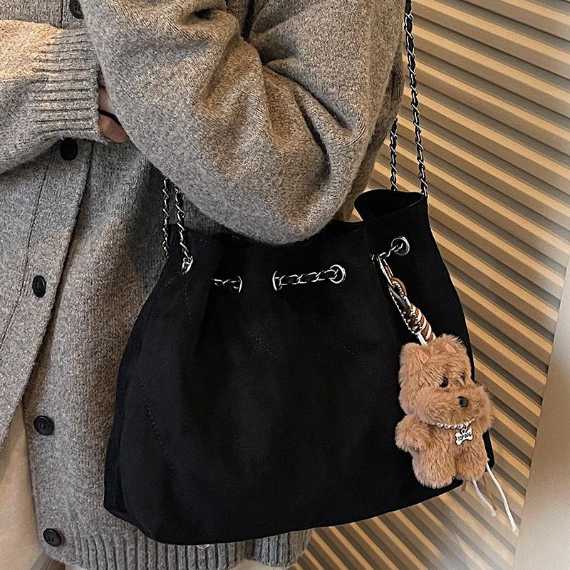 Retro high-value chain bag, women's bag, new suede bucket bag, large-capacity shoulder bag, women's bag.