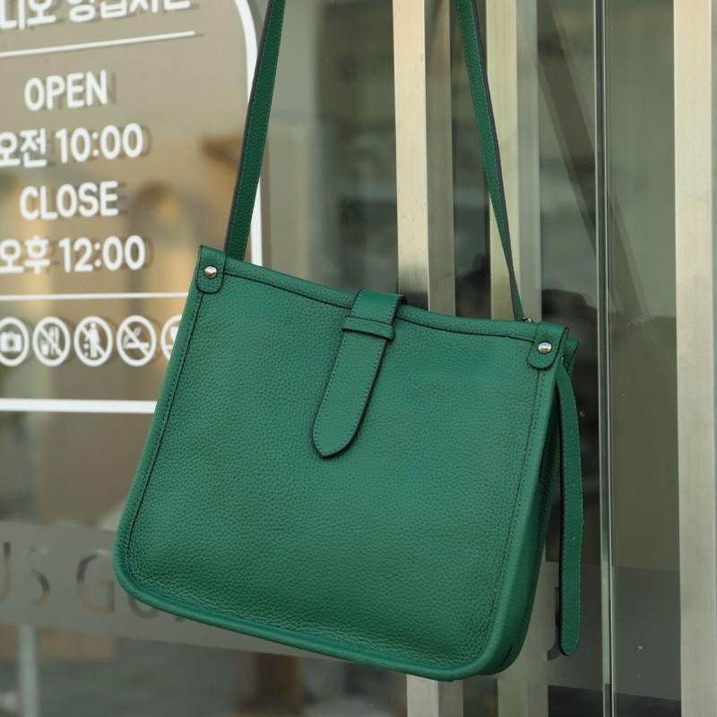 

Small Design Large Capacity Top-layer Cowhide High-end One-shoulder Cross-slung Leather Women s Bag Fashionable All-match Length 24cm width 13cm height 24cm