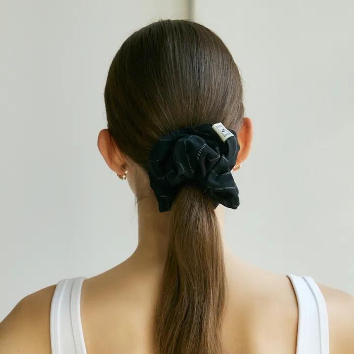 Sleek Stripe Scrunchies - Black