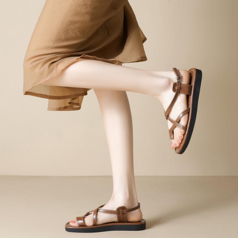 Fashion New Flat Clip-Toe Casual Women Sandals Summer Rome Fashion Toe Covering Shoes Ankle Buckle Strap Beach Designer Women Sandals