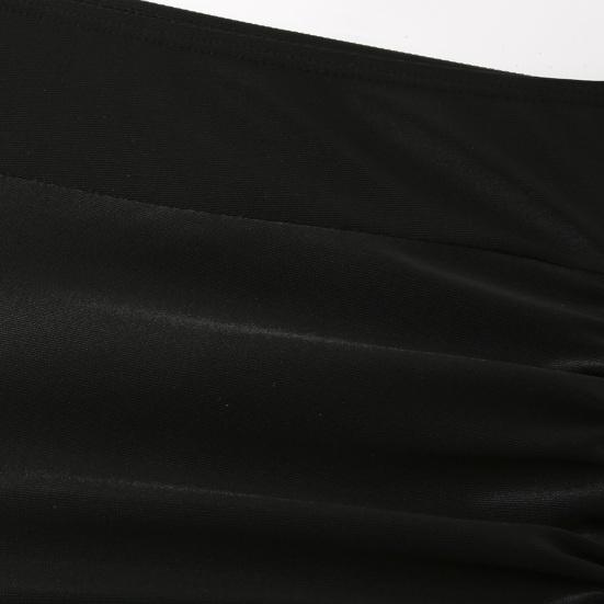 Kąpielówki z rozcięciem bocznym, regulowanym sznurkiem w pasie, plisowane, jednokolorowe, z wysokim stanem