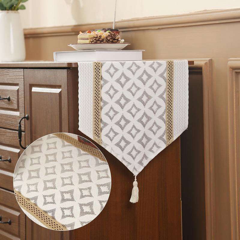 

Элегантная винтажная кружевная дорожка на стол для сервантов и чайных столиков 35x200 cm