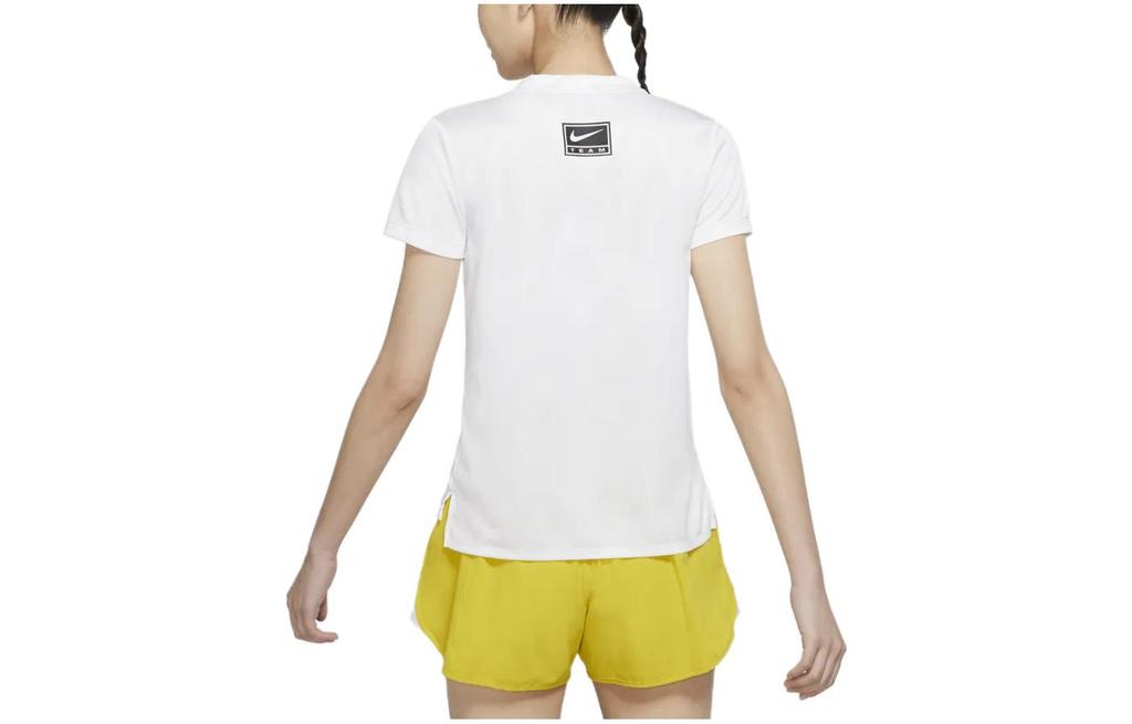 Nike T Shirts Women's White Crew Neck Moderate Straight Fit DQ6372-100
