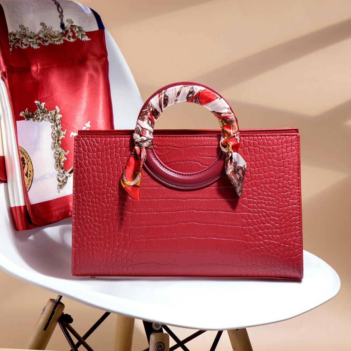 Unique red wedding bag for women 2024 new model, high-end crossbody large-capacity bridal bag, handbag for weddings красный