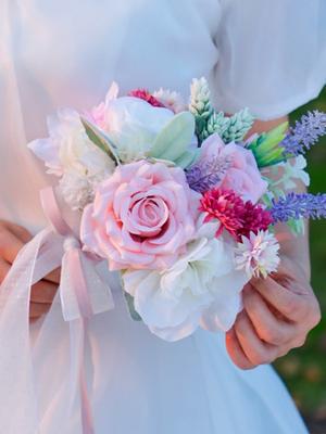 1Pc Fake Flowers Bouquet Wedding Bouquet with Ribbons Artificial Rose Flower for Bride Bridesmaids for Wedding Ceremony and Valentine's Day Party