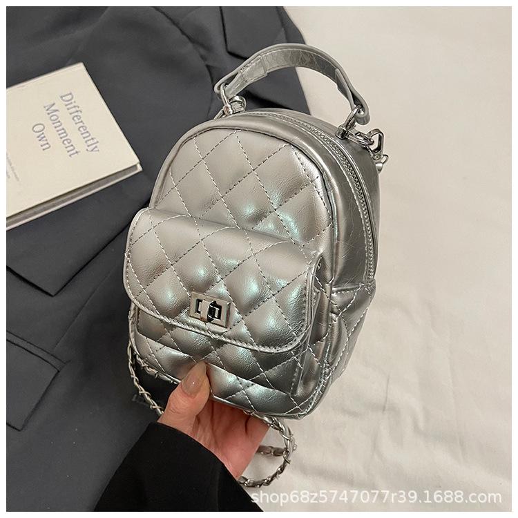 Portable Xiaoxiangfeng bag women's 2025 new versatile going out backpack exquisite diamond chain bag