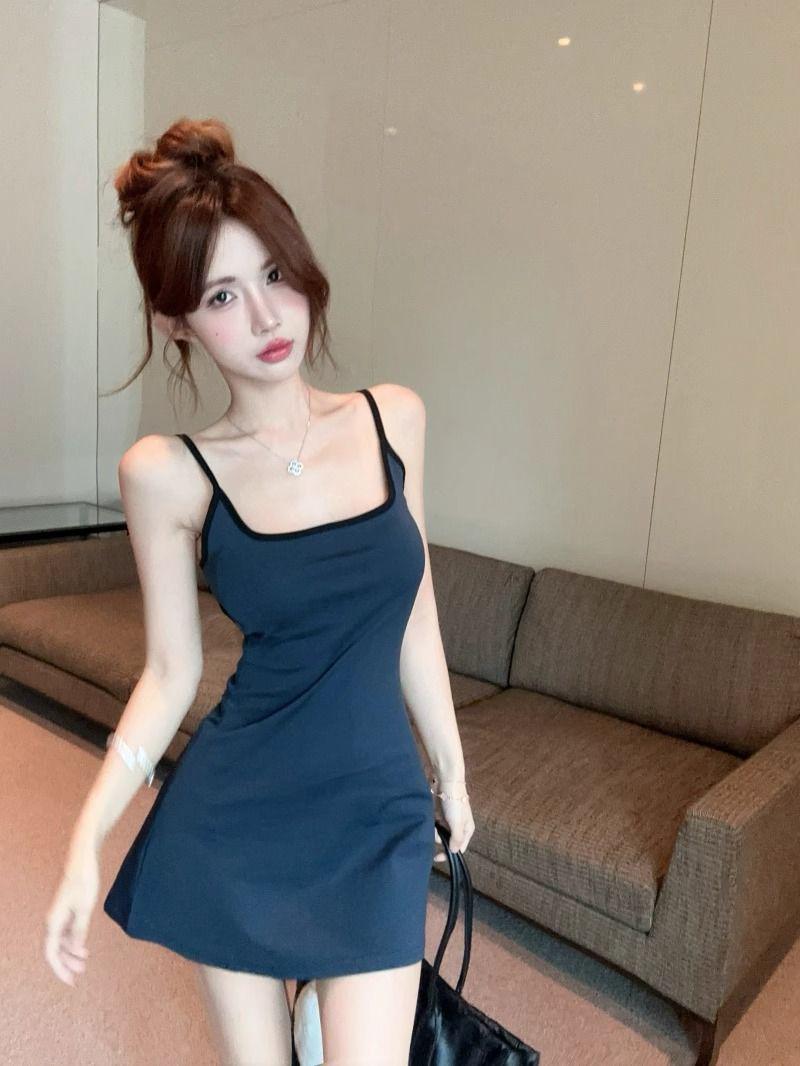 

Женское летнее А-силуэтное платье на бретелях-спагетти с подкладками для груди – Сексуальный облегающий талию дизайн без спинки. Small темно-синий