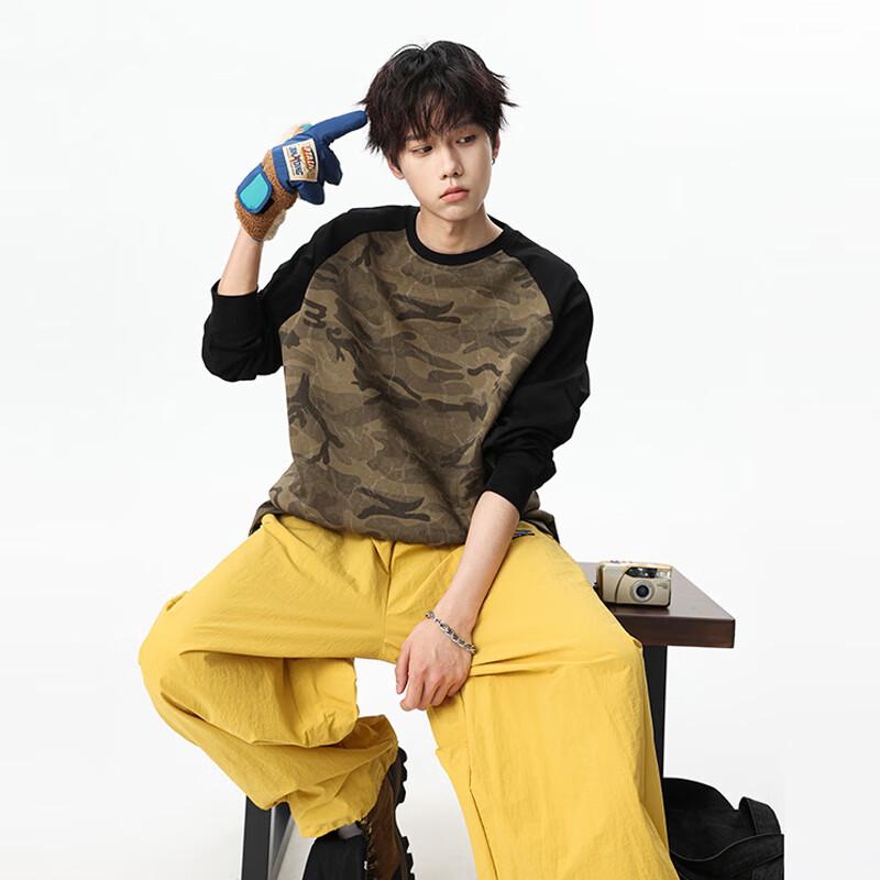 Wassup Sohot Men's Retro Camo Heavyweight Crewneck Sweatshirt