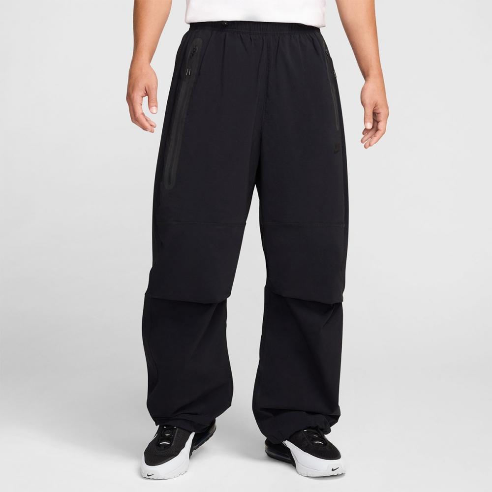 

Nike Man Nike Tech Woven Open Hem Pants Hm7159 010 75