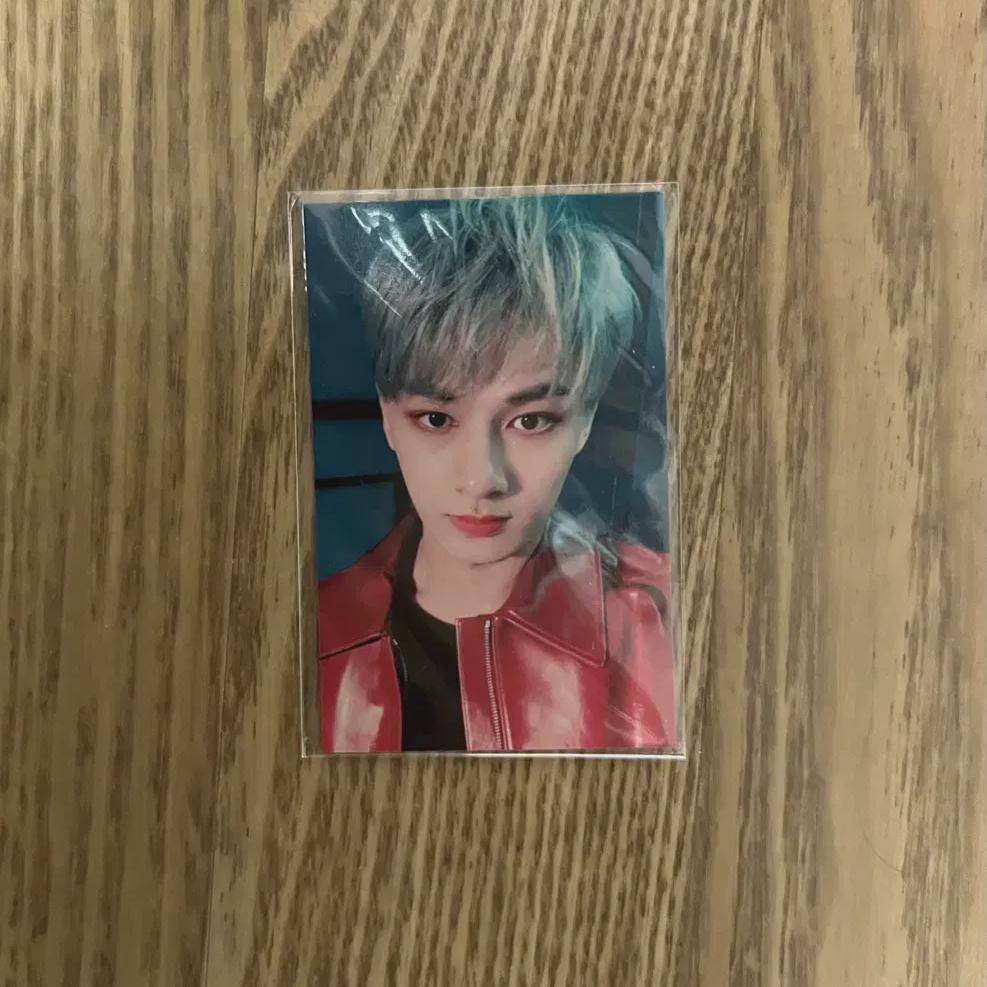 

Seventeen June Home Studio Photo Card