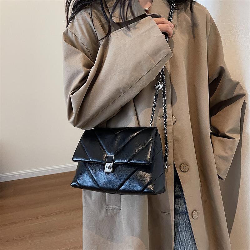 Fashion Rhombus Chain Commuter Bag Women's New Fashion Textured Armpit Bag Single Shoulder Crossbody Small Square Bag