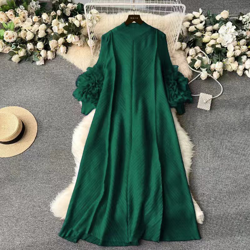 

Age Reduction Elegant Loose Slim Looking Draping Effect Dress Green All yards