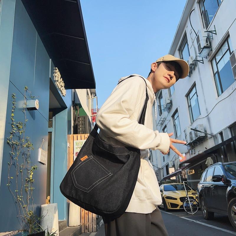 Student large-capacity messenger bag, men's and women's versatile casual shoulder bag, simple couple's new shoulder bag