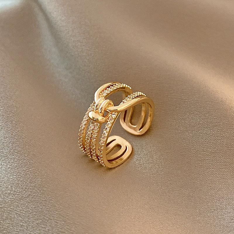Anello Nodo Trendy Multi-strato in Zirconia Stile Coreano - Alla Moda, Lusso Leggero, Design Aperto Regolabile per Donne