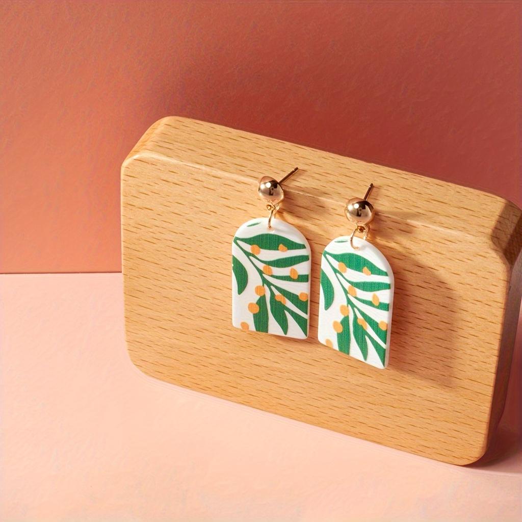 Geometric Art Print Watercolor Plant Flower Pattern Pendant Suitable for Ladies Girls Party Pie Vacation