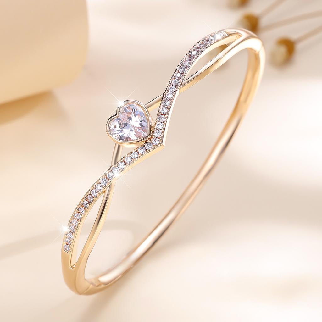 Korean Style Fashionable Exquisite Women's Light Luxury High-end Heart-shaped Bracelet