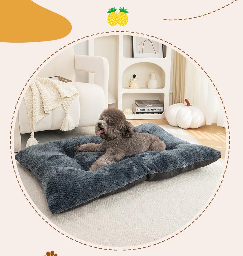 Plush Winter Pet Mat: Warm Dog Bed & Cozy Cat Nest