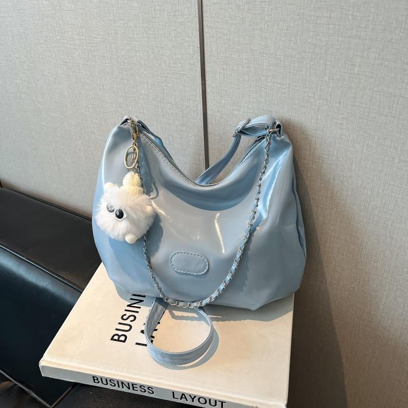 Casual student soft surface large-capacity bag women's new summer work commuter bag fashionable shoulder messenger bag