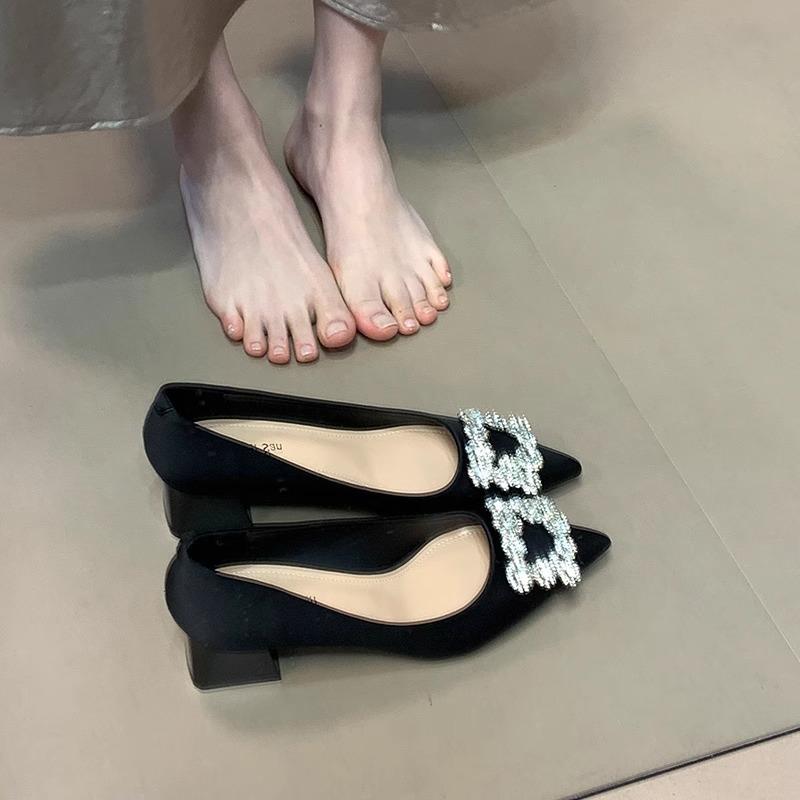 

2025 new four-season shoes women s spring and autumn French shallow mouth soft-soled women s shoes rhinestone square buckle temperament pointed flat-s 40 чёрный