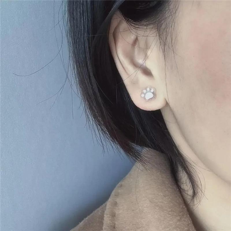 Color Changing Dog Paw Bear Paw Tongue Stud Earrings Bone Stud Resin DIY Cute Ins Sweet Cool Tongue Rings Piercing Jewelry