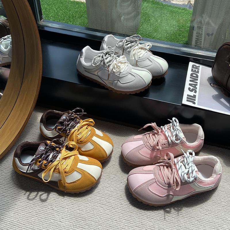 Niche retro women's spring new flat bottom inner heightening board shoes casual sports