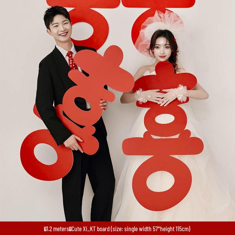 Brautrobe & Konfettikanone Set - Handliche Seifenblasenmaschine & Blumenspritze für Brautjungfernfotos & Hochzeitsspiele