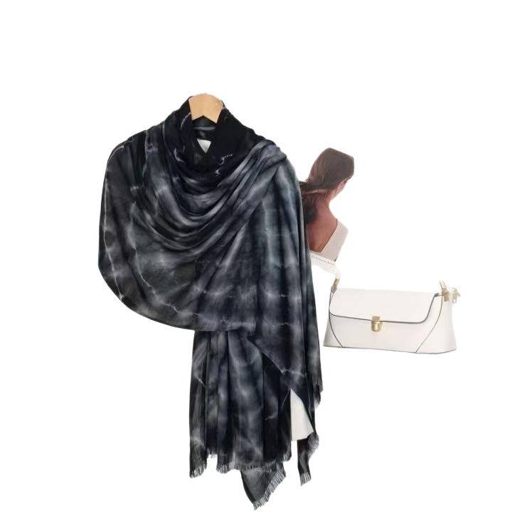 Gradual change tie-dye scarf headscarf niche artistic cotton and linen scarf beach travel sunscreen shawl