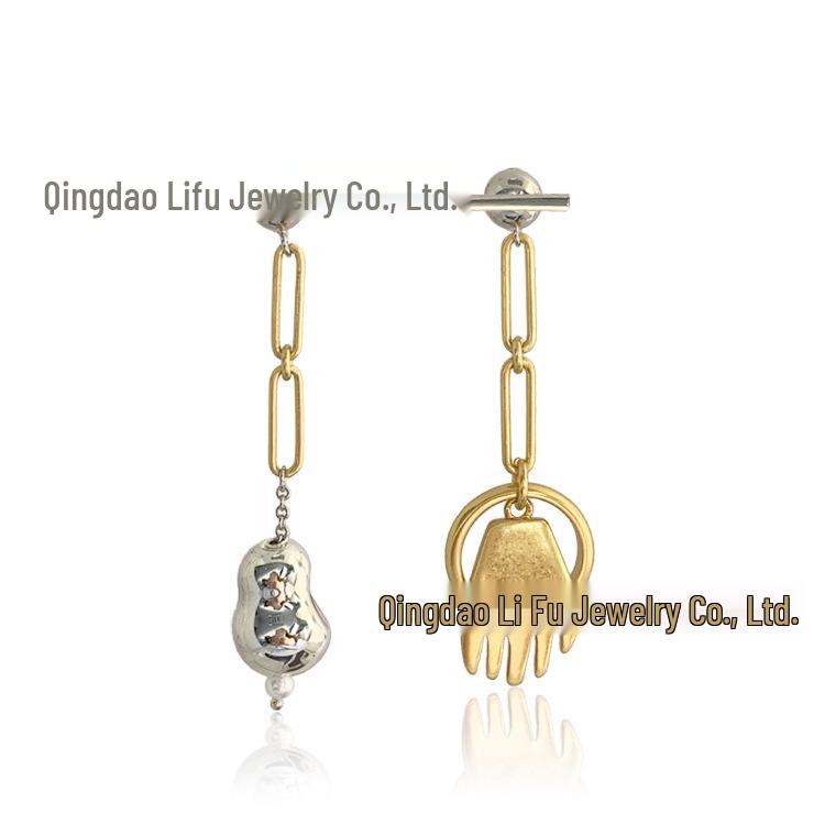 

Elegant Asymmetric Pearl Chain Earrings for Women - Geometric Design for a Slimming Effect