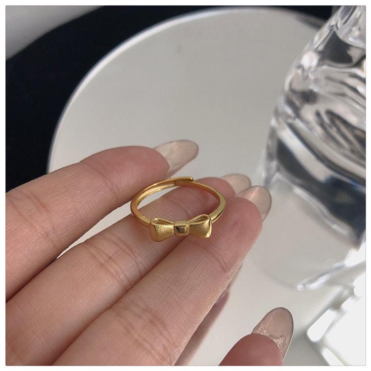 

Нишевое модное модное легкое роскошное кольцо для женщин - гонконгский стиль золотой