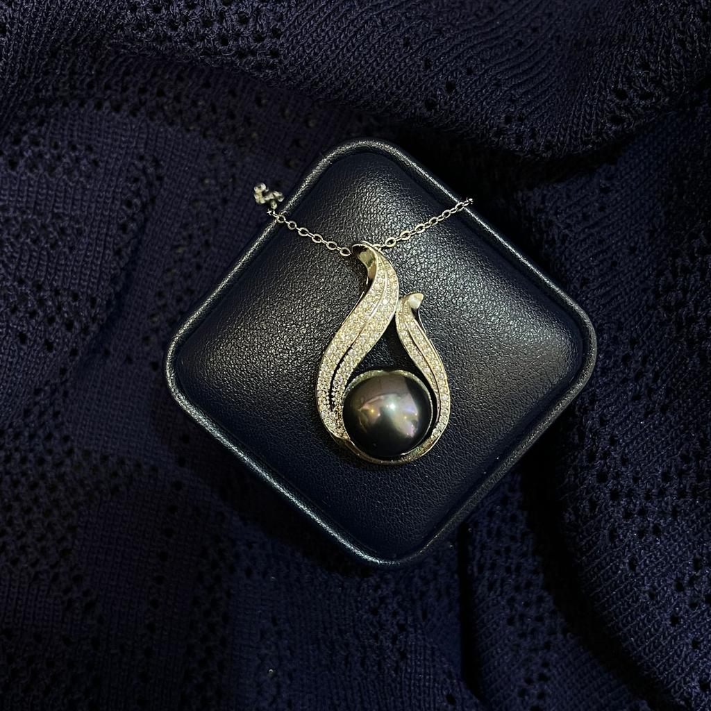 Tillbehör till Bröllopsmiddag Svart Pärlhänge Halsband Damens Lätta Lyx Nyckelbenskedja Premium Halsband