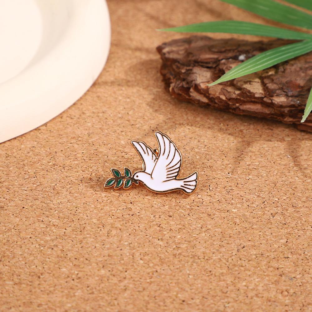 Peace Dove Cartoon Cute Metal Badge Personality Versatile Premium Clothing Bag Decorative Accessories