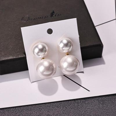 Audrey Hepburn-style Pearl Earrings: Silver Needle Retro Earrings for Women