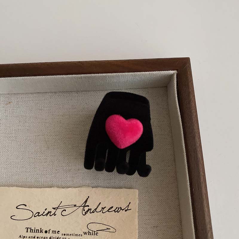 Korean Black Velvet Heart Hair Claw Clip For Women Girls Vintage Pink Love Hair Claws Girls Barrettes Hairpins Hair Accessories