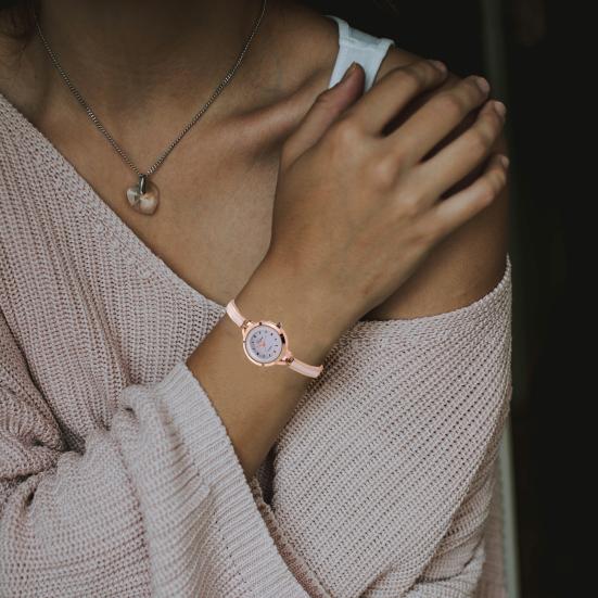 

Женские часы-браслет с круглым 3-стрелочным кварцевым механизмом, элегантные минималистичные металлические женские наручные часы для девочек, модные ювелирные изделия, подарок на день рождения золотистый