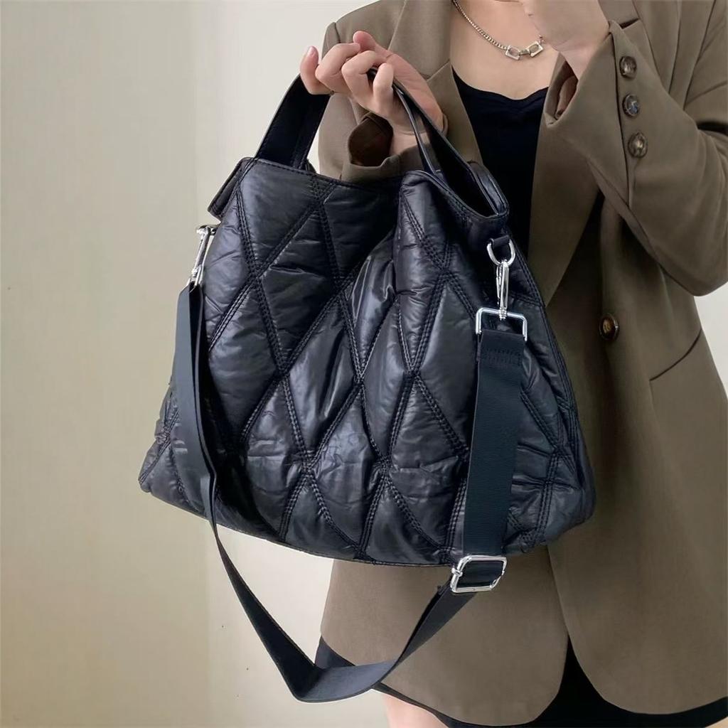 Black Down Tote Bag Women's Fashion Rhombus Space Cotton Handbag Retro New Commuter Shoulder Bag Crossbody
