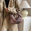 Women PU Leopard Fashion Shoulder Bag Large Capacity Circular Underarm Bag Zipper Closure Fashion Carrying Bag Chic Hobo Bag KTB