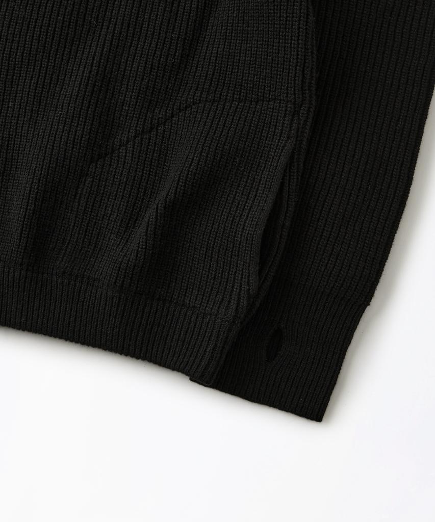 Outstanding Lambswool Round Neck Cardigan_Black