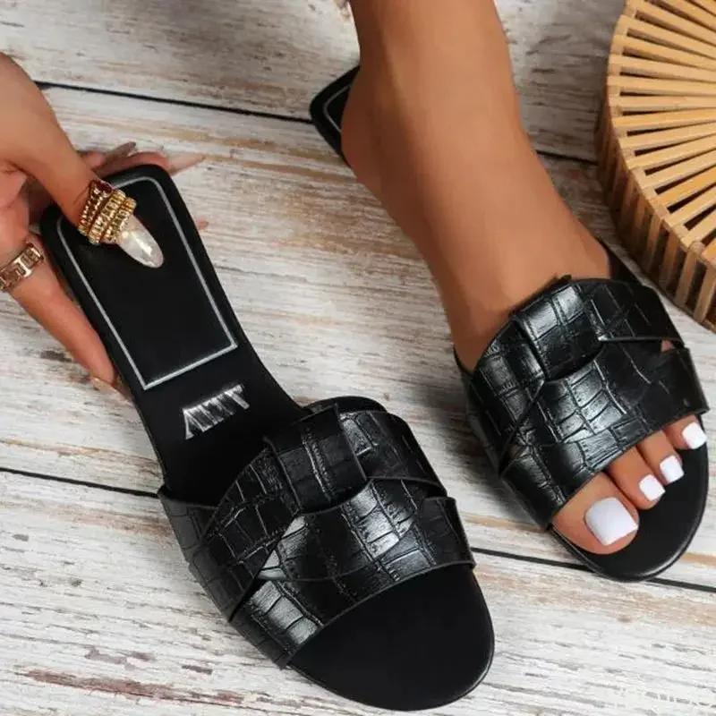 2025 Summer New Designer Traf Woman Flat New Slippers Woven with Comfortable Women's Shoes Casual Bottom Slippers Women's Shoes