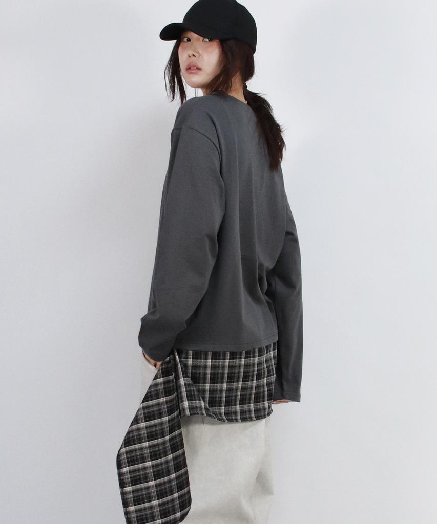 Deumakeu Layered Checkered Wrap Long Sleeve T-Shirt Charcoal