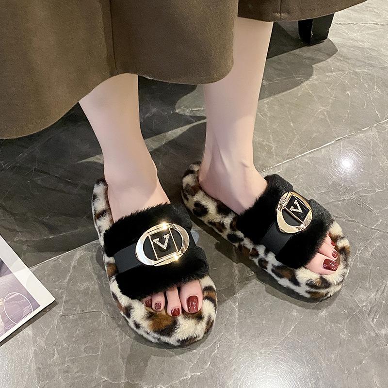 Internet celebrity fashion thick-soled fluffy slippers women wear 2024 autumn and winter new small height-increasing fluffy cotton slippers