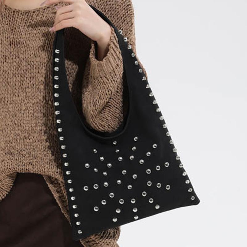 Underarm Bag Women's Winter New Personality Trendy Cool Rivet Handbag Large Capacity Fashion Shoulder Bag
