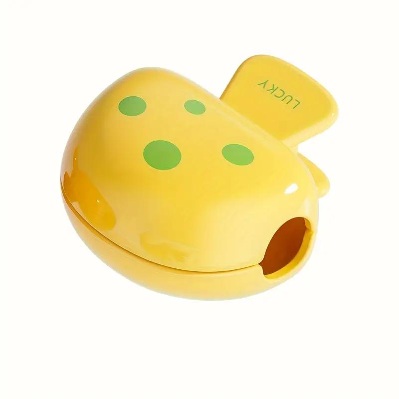 

ravel Toothbrush Case - Compact Clip-On Cover, Durable & Washable, White/Red/Yellow - Ideal for Home, Trips & Outdoor Use жовтий