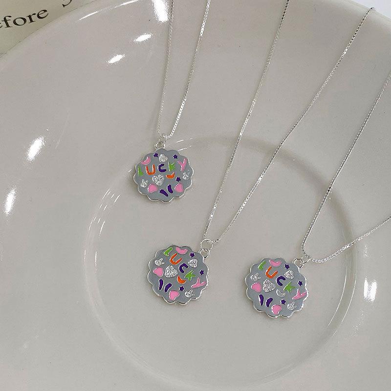 Naszyjnik Szczęśliwy Kwiat, Biszkoptowy, Lekki Luksus, Mocny Łańcuszek, Projekt Mniejszości Kobiecej, Urocze Uczucie