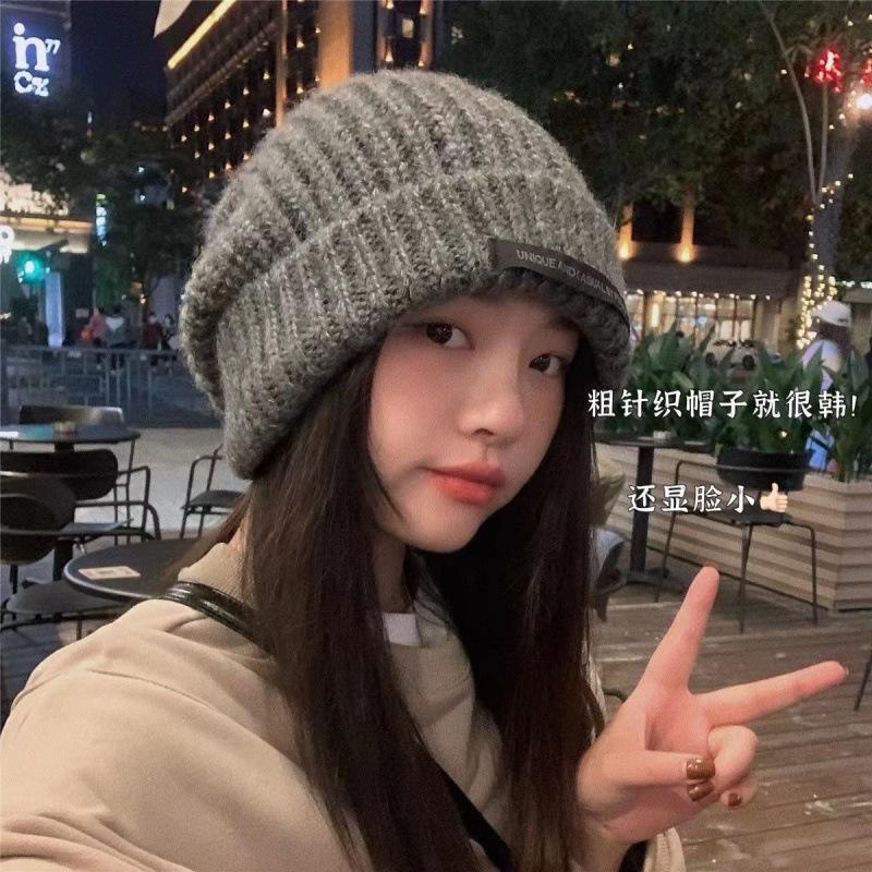 A autumn and winter hat women's big head circumference shows a small face versatile fashion wool hat loose warm knitted hat